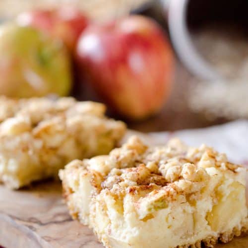 Apple Cheesecake Crumble Bars