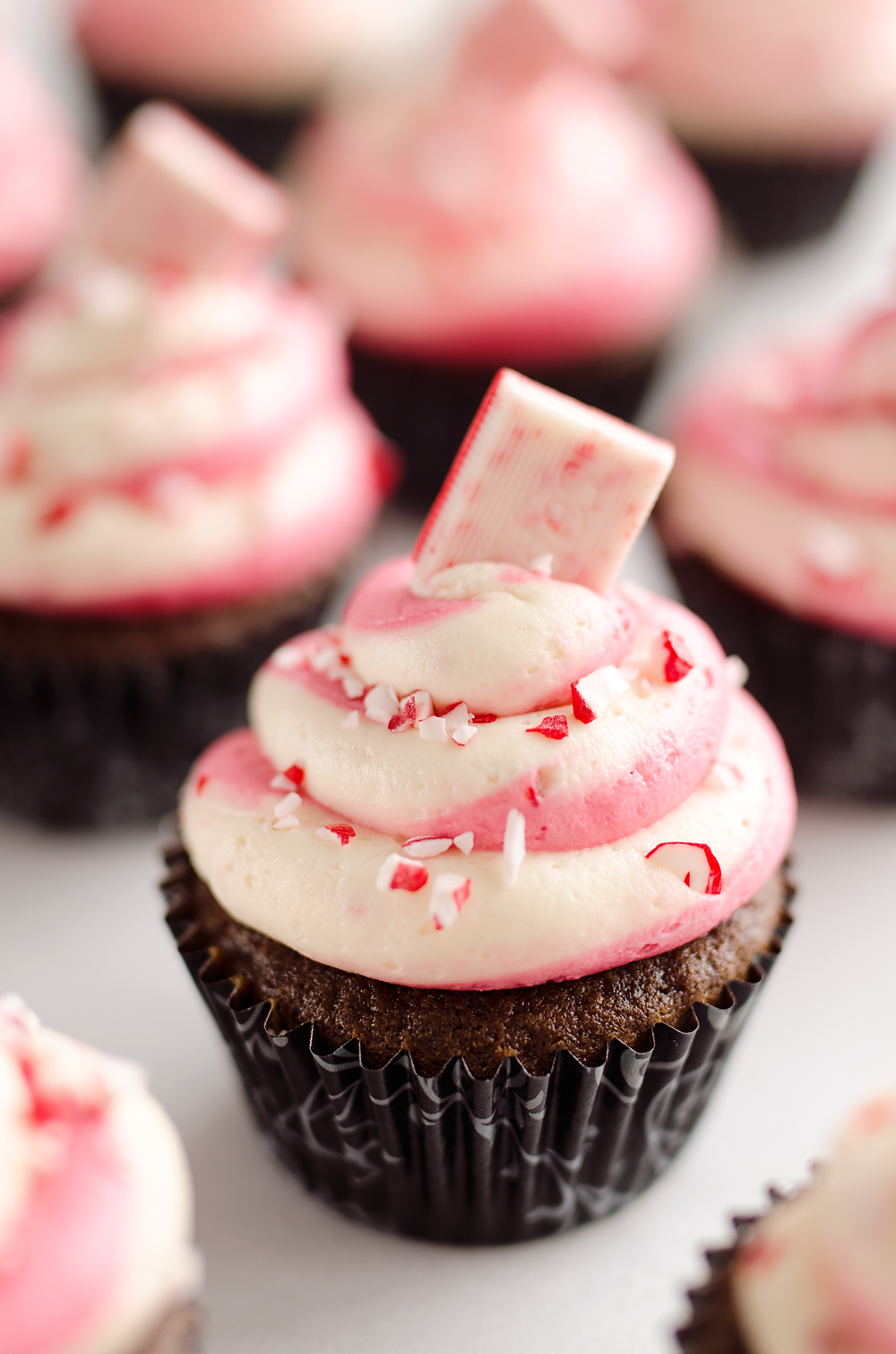 https://www.thecreativebite.com/wp-content/uploads/2016/12/Peppermint-Chocolate-Candy-Cane-Cupcakes-The-Creative-Bite-3-copy.jpg