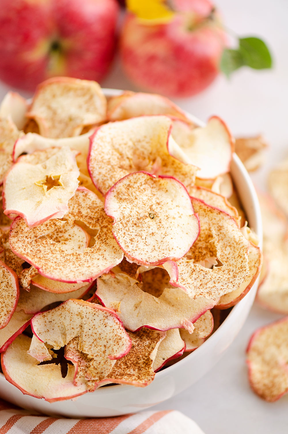 oven-baked-apple-chips