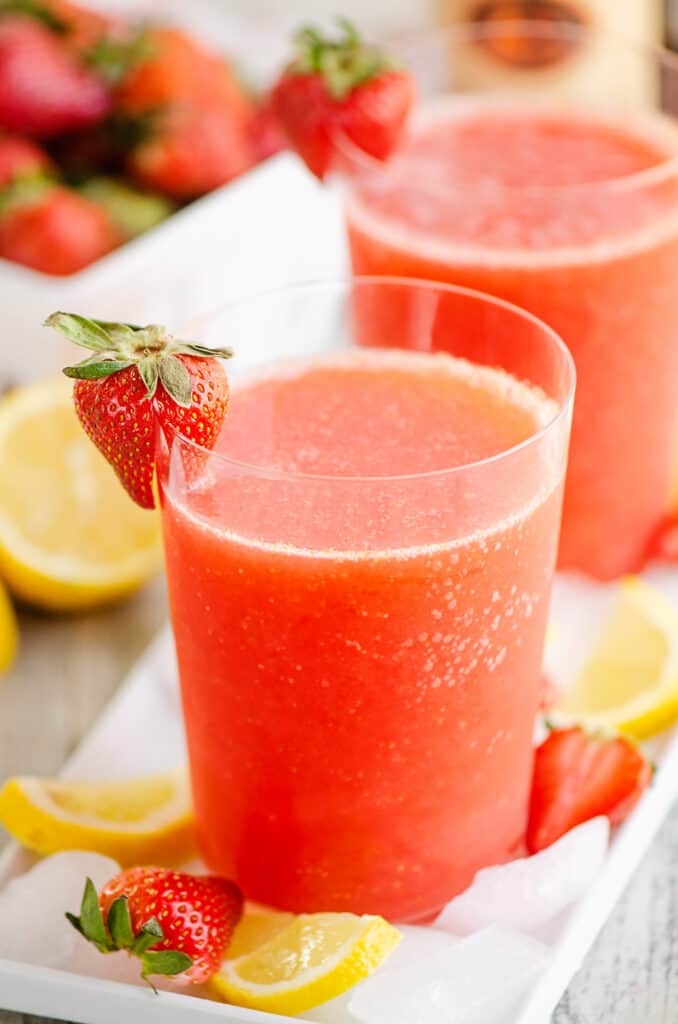 11 Frozen Blender Drink Recipes With Alcohol: Deliciously Chill