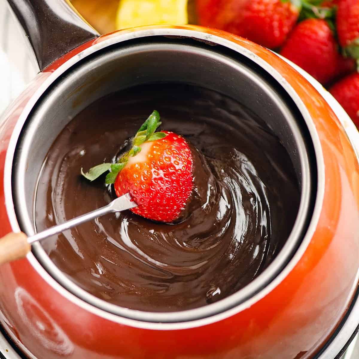 Chocolate Fondue Recipe: Easy Chocolate Fondue at Home