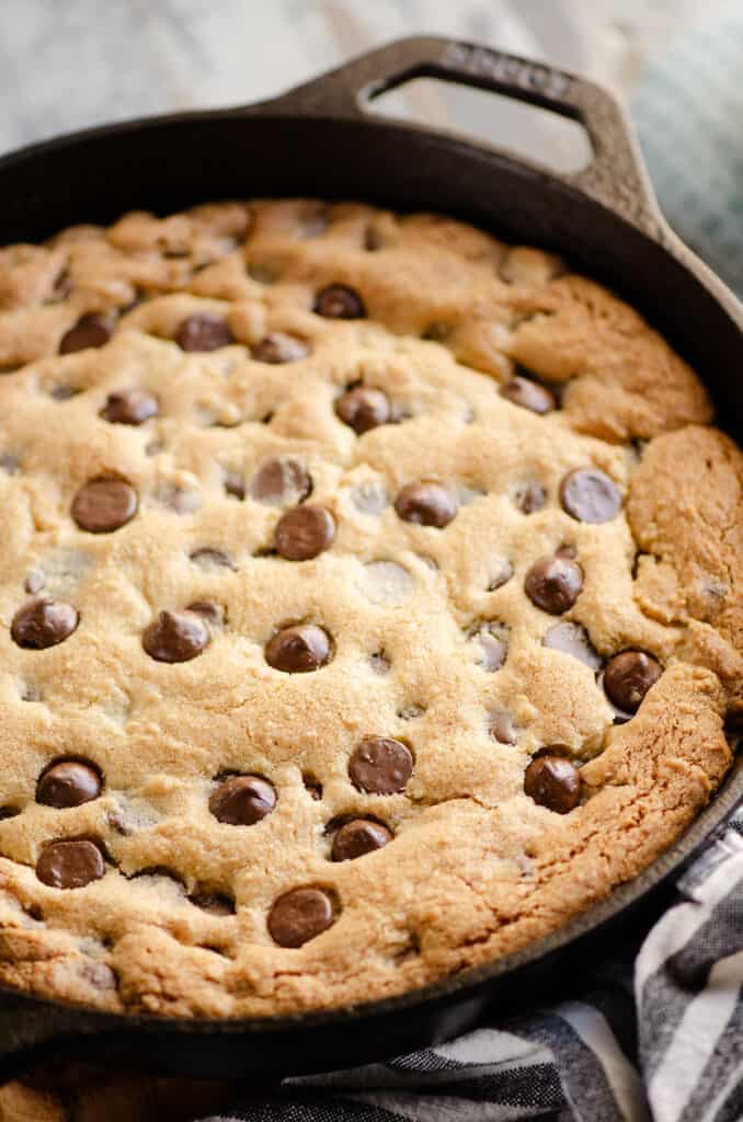 Chocolate Chip Cookie Cast Iron Skillet Baking Kit