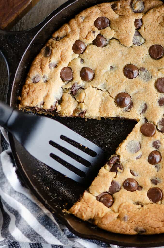 Cast Iron Chocolate Chip Cookie With Oreos - Dancing Through the Rain