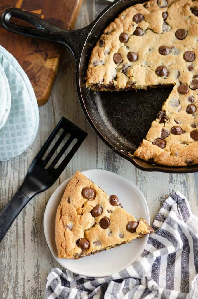 How to Make Best Cast Iron Skillet Chocolate Chip Cookie